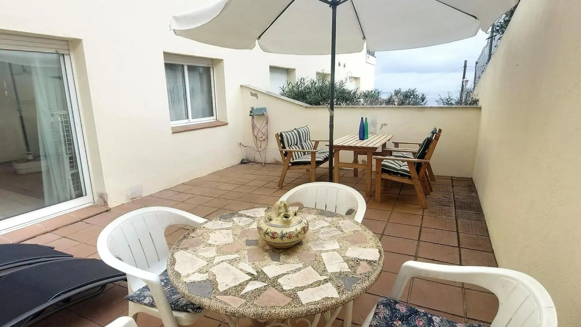 Apartamento En Llanca Con Terraza, Parking, Wifi Y Se Admiten Mascotas - Es-170-95 0*,  Hiszpania